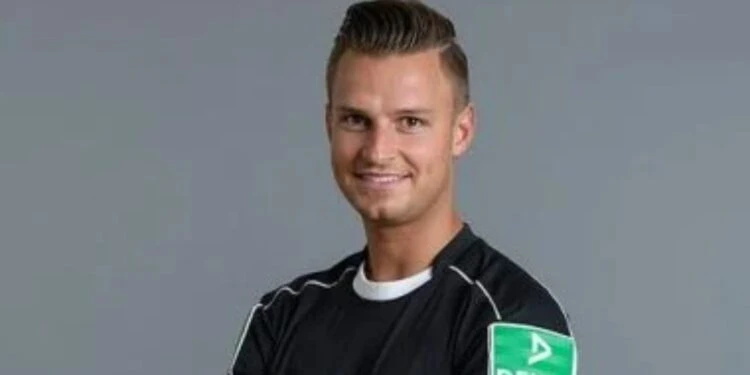 رسمياً. الألماني دانيال شلاجر حكماً لمباراة الأهلي وبيراميدز غداً