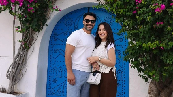 محمد العمروسي يوجه رسالة رومانسية زوجته مي فاروق