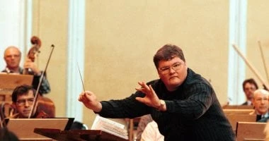 مأساة في السماء.. رحيل قائد الأوركسترا الروسي سيرجي ستادلر خلال رحلة جوية