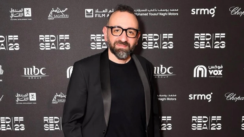 عمرو سلامة يثير الجدل بتفسيره لآية «من شر حاسد إذا حسد» ويشعل نقاشًا واسعًا على السوشيال ميديا