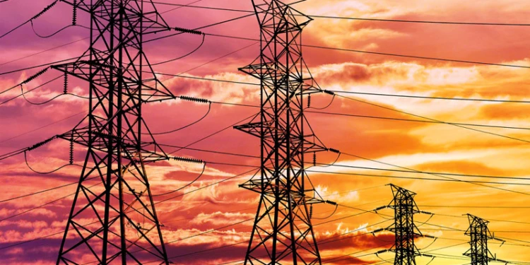 تصعيد عالمي يضغط على مصر. تحذيرات من انقطاع الكهرباء وقفزة الدولار وجشع الأسواق