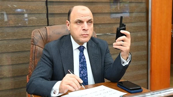 محافظ الغربية يتابع تطبيق مواعيد غلق المحلات ويؤكد استمرار الحملات والتوعية