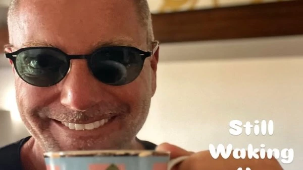 بإطلالة تامر هجرس ينشر صورا جديدة عبر انستجرام