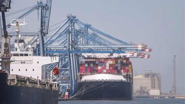 ميناء دمياط يستقبل 64462 طن من الغاز المسال ويصدر 2929 حاوية مكافئة