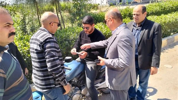 ضبط ومصادرة 8 تكاتك و موتوسيكلات للتصدي للتلوث السمعي بالدقهلية