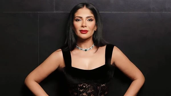 منى زكي تثير شكوك زوجها بعلاقة وهمية ضمن أحداث مسلسل طالع نازل
