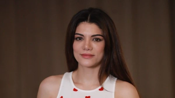 صابرين النجيلي ل: أغنية شكلك كذاب فيديو