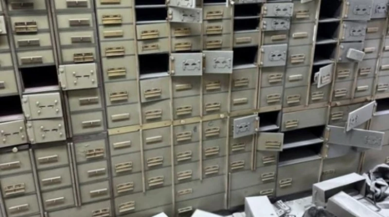 25 رهينة وسرقة في وضح النهار. كيف فرت عصابة نابولي من تحت أقدام الشرطة