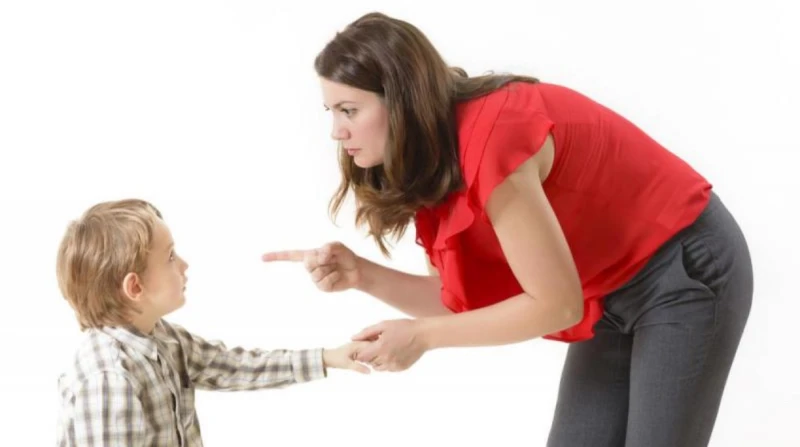خطوات تربوية لامتصاص الغضب. كيف تتعاملين مع ردود طفلك المستفزة