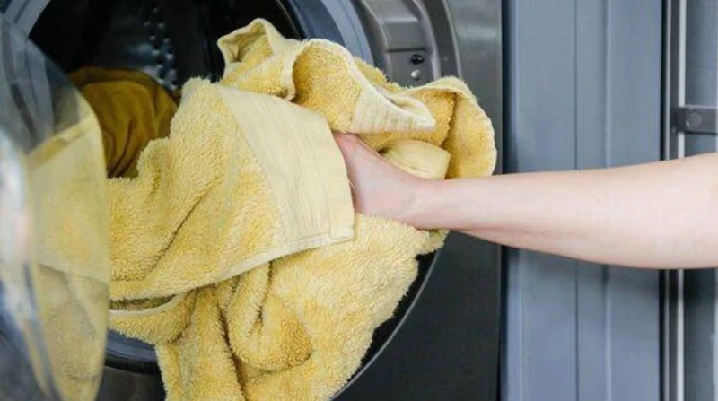 كيف تستعيد نعومة المناشف في الصيف؟. نصائح فعالة للحفاظ على جودتها