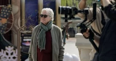 حسين فهمى فى كواليس جديدة من فيلمه الصينى The Story I Found In china