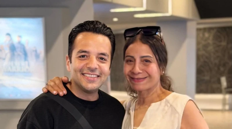 "أنا ابنك رضا يا ماما". أول لقاء بين طفل فيلم تيتو ووالدته بعد 22 عامًا