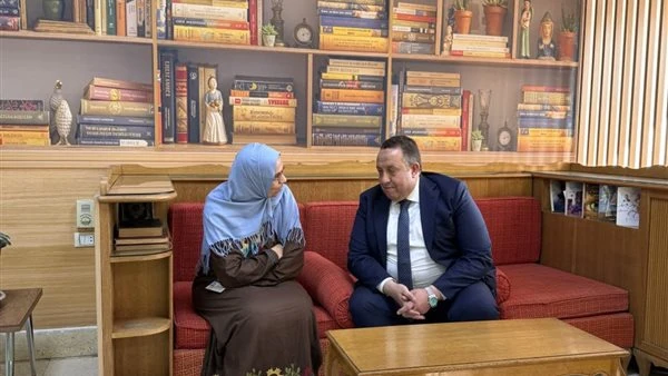 زيارة إنسانية.. نقيب المهندسين يتابع حالة مهندسة الطاقة الذرية ليلى إبراهيم