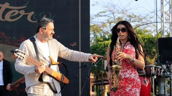 بالصور. إدوارد يشعل أجواء شم النسيم فى هيلوبوليس الشروق