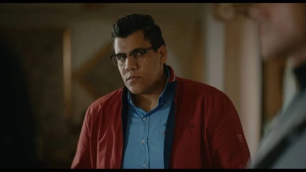 بعد نجاحه في الدراما الرمضانية.. مصطفى البنا يختتم تألقه المسرحي بـجريمة في فندق السعادة