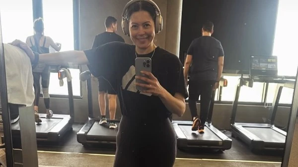 لقاء الخميسي تستعرض رشاقتها من الجيم