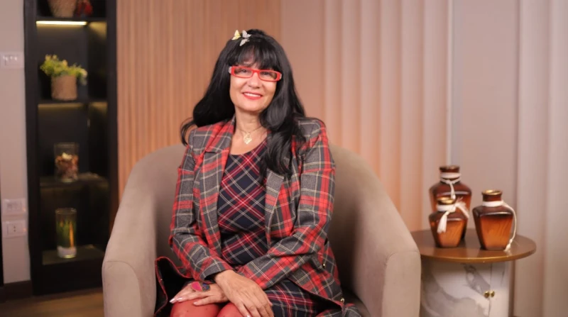 "حاسة إني نمبر وان". سحر رامي توجه رسالة لجمورها عبر " مصر"