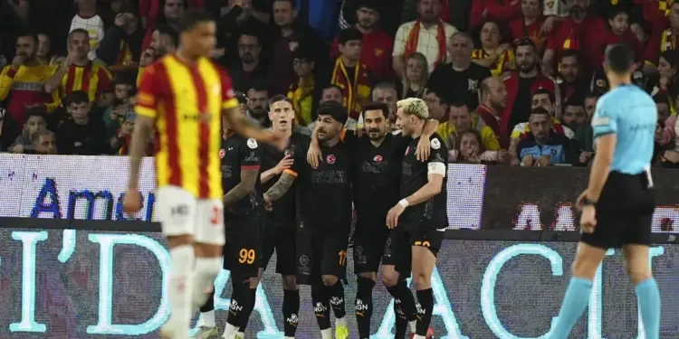 غلطة سراي يدهس غوزتيبي. ويضع يداً على لقب الدوري