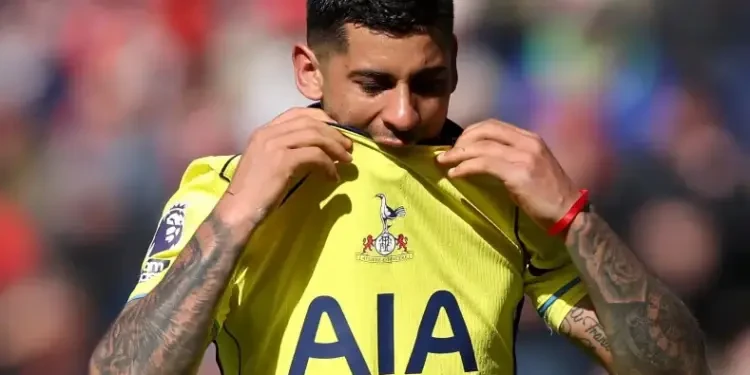 إصابة مرعبة تضرب دفاع توتنهام وتُنهي موسم روميرو