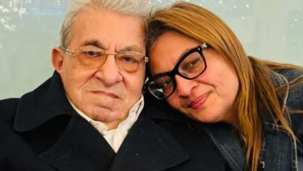 دايمًا يسر فاروق فلوكس توجه رسالة مؤثرة لوالدها