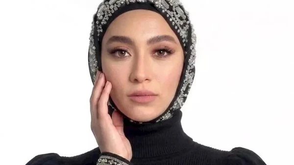 «احتشامك زيزي عادل تلفت أنظار مُتابعيها بالحجاب | شاهد