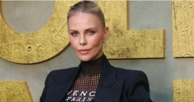 تشارليز ثيرون تكشف تفاصيل صادمة عن ليلة مقتل والدها