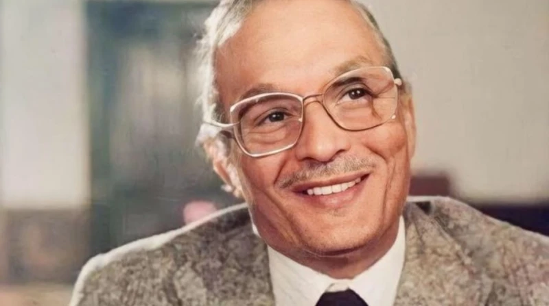 7 أجندات و6 شرائط كاسيت. كنز عبدالمنعم مدبولي يخرج للنور