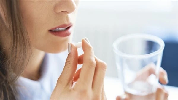 الماء هو الحل الوحيد.. كيف تُبطل المشروبات اليومية مفعول "روشتة" العلاج؟