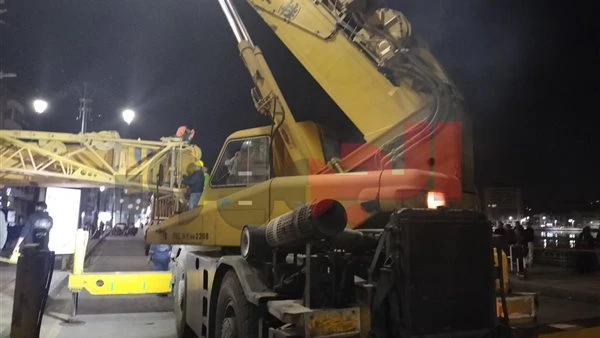 وصول ونش 200 طن لإزالة هلال مئذنة مسجد البحر بدمياط بحضور المحافظ