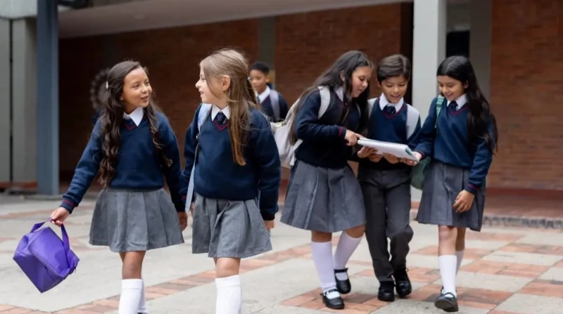 أبرزها الزي المدرسي. أسباب تزيد حالات الإصابة بالسرطان بين الشباب