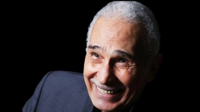 "في أوقاته الأخيرة". أحمد أبو زهرة يستغيث بسبب وضع والده الصحي