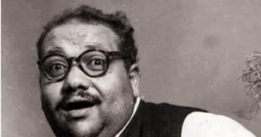 صلاح جاهين شاعر "الرباعيات" ورسام الكاريكاتير.. فى ذكرى رحيله