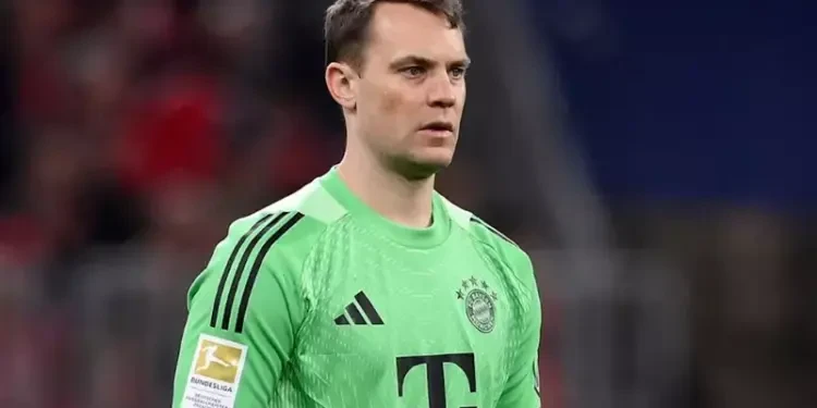 نوير حط التاج على راسه. وبقى ملك الحراس في أوروبا