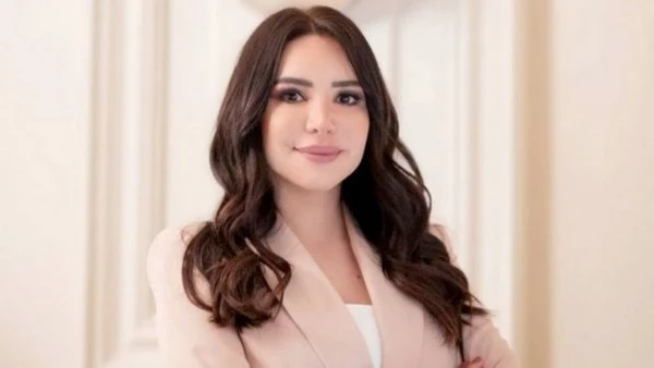 إنجي علاء تنفى شائعات وجود خلافات مع يوسف الشريف