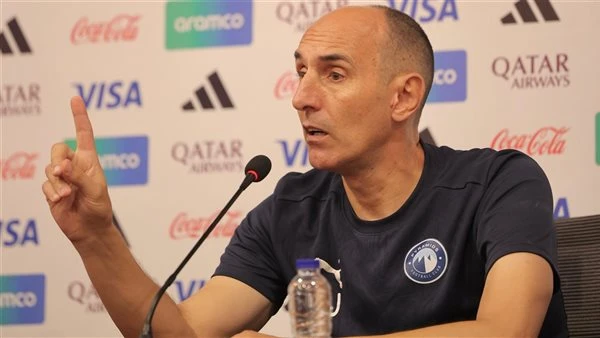 مدرب بيراميدز يفتح النار على التحكيم: هدف الزمالك “تسلل”