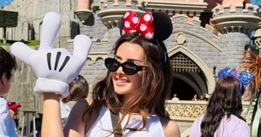 إجازة هنا الزاهد من برج إيفل لـ ديزنى لاند.. صور