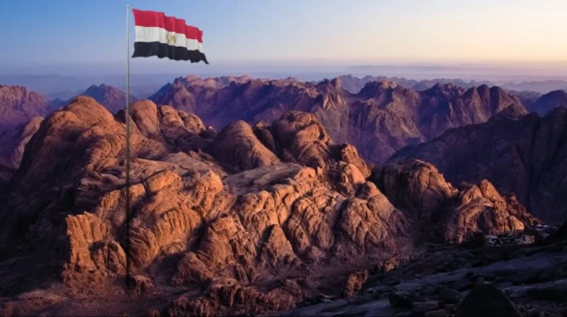 من ضجيج المدن إلى سكون سيناء. لماذا يفر الشباب بحثا عن الطبيعة