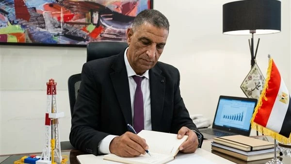 عماد حمدي منسي يكتب: إستراتيجية الأمل والطموح في قطاع البترول المصري