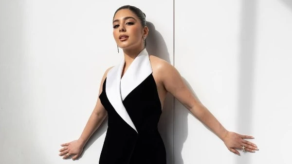 مايان السيد تخطف الأنظار بإطلالة سوداء أنيقة تجمع بين الكلاسيكية والعصرية