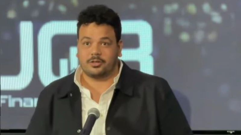 سر تصدر "العترة" للتريند. فيديو عفوي لمصطفى غريب من قلب أمريكا