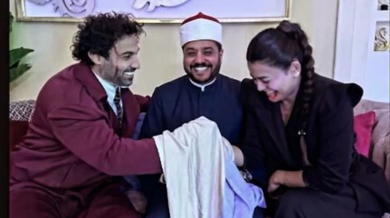 أسماء جلال تثير الجدل بصورة مع أحمد فهمي. هل تزوجا