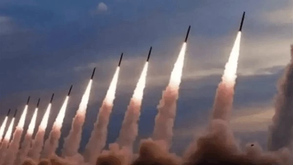 الحرس الثوري يستهدف مواقع أمريكية وإسرائيلية.. وإصابة ردار امريكي متطور