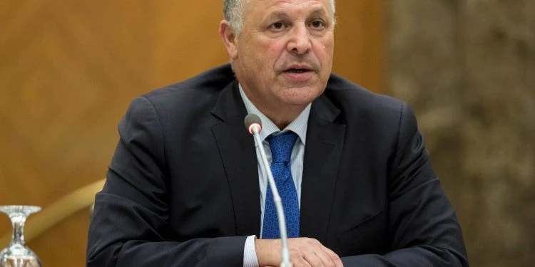 “أبو ريدة” بيدي الأهلي الوش الخشب. واللعب بقى “على المكشوف”