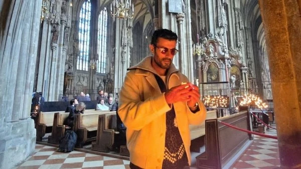 من محمد سامي يثير الجدل بصورة جديدة