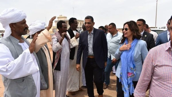 وزيرة الثقافة تلتقي ممثلي قبائل شلاتين وتعلن اختيار الفرق المتميزة لتقديم فلكلور المنطقة عالميًا