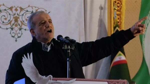 الرئيس الإيراني: وقف إطلاق النار في لبنان شرط أساسي لإنهاء الصراع