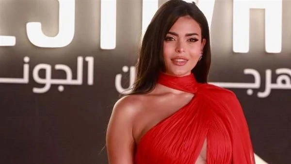 بقى عندي أعداء. أسماء جلال تثير الجدل عبر إنستجرام