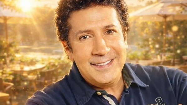 هاني رمزي يمازح جمهوره بعد ارتفاع أسعار الذهب