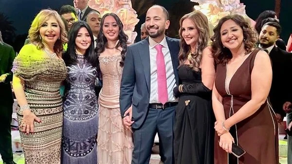 ليلة صادقة بكل المقاييس. سهير جودة تعلق على خطوبة نجل لميس الحديدي وعمرو أديب