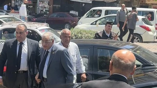 محافظ الجيزة أول الحضور في جنازة حما سيد رجب